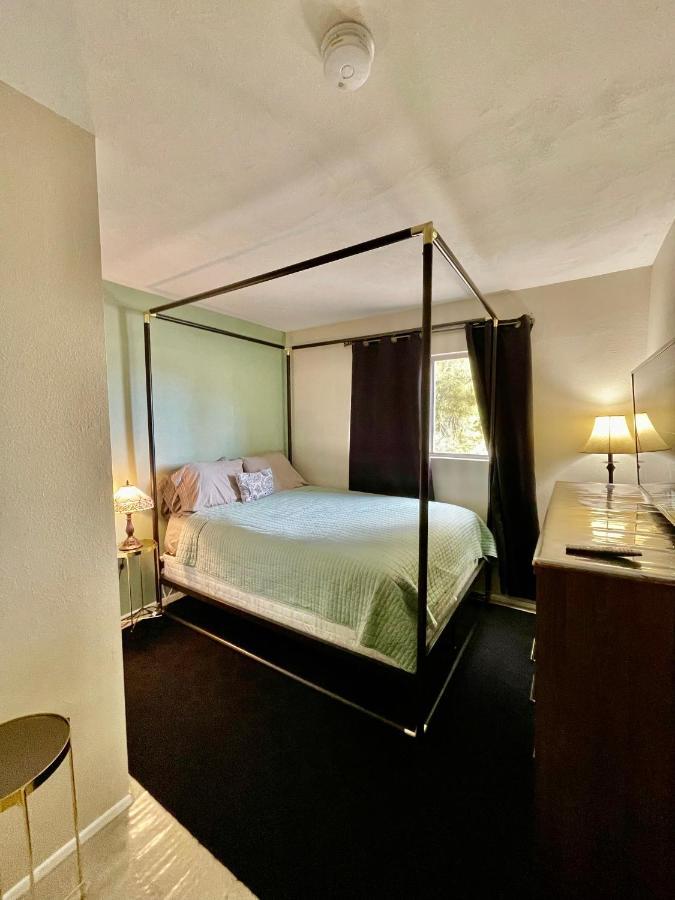 Urban Las Vegas Colonial In The Heart Of Vegas Villa Luaran gambar